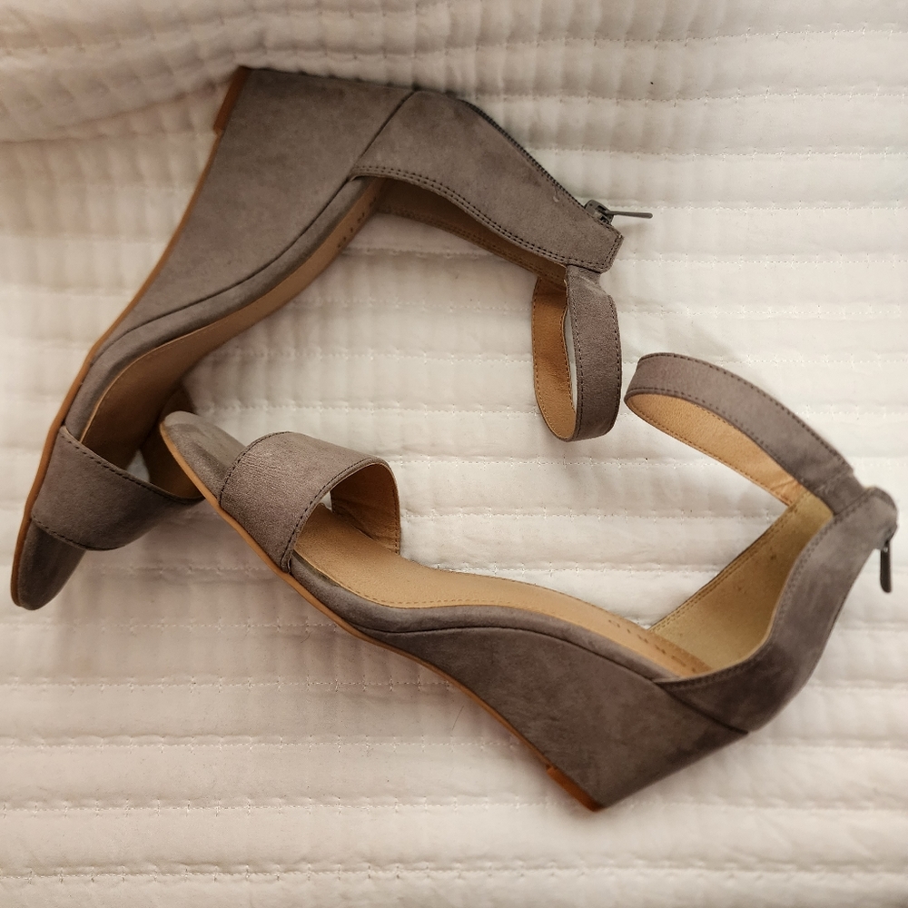 Torrid Wedge - Picture 3 of 11